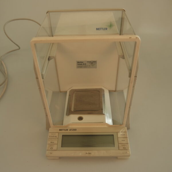 Used Mettler AT250 Analytical Balance
