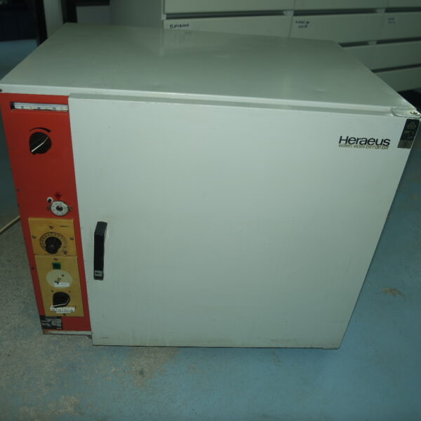 Used Heraeus T5050 Oven