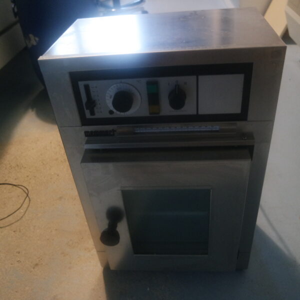 Used Memmert U26 oven