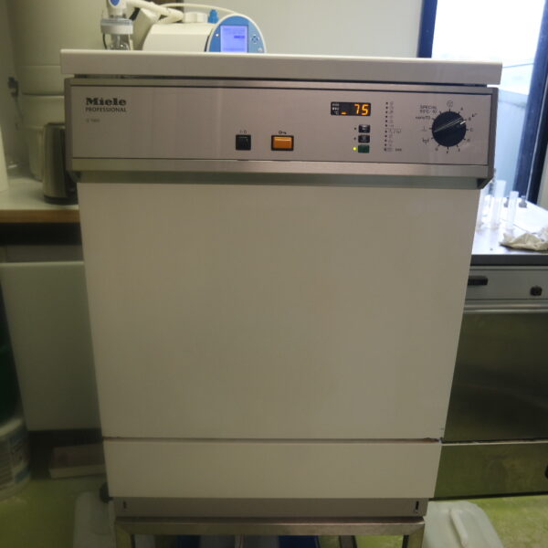 1116- Used Miele G7883 laboratory washer