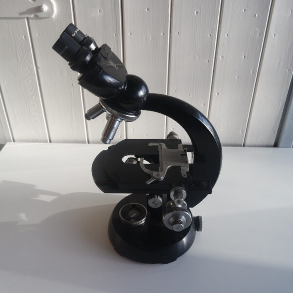 1139- Used Carl Zeiss binocular microscope 4311550