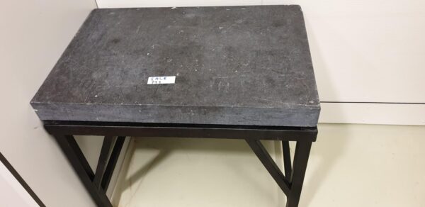 799-Used laboratory weighing table, granite top