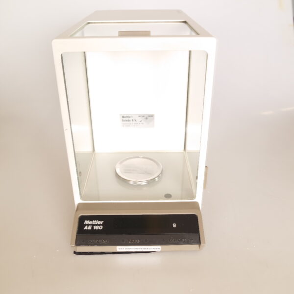 908- Used analytical balance, Mettler AE160