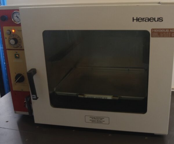 1234- Used vacuum oven, Heraeus VT 5042 EK, for laboratory usage