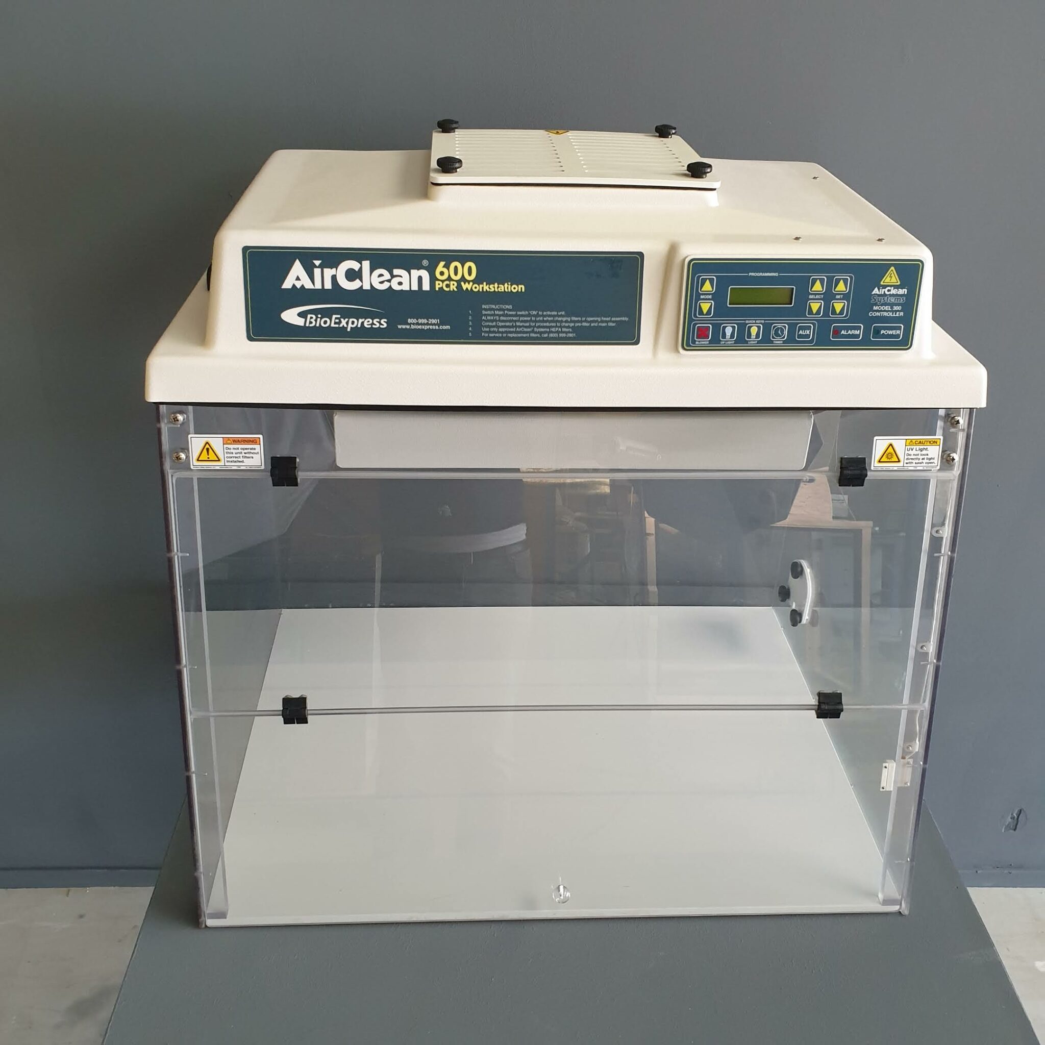 1303 Used PCR Workstation AirClean Systems SALE