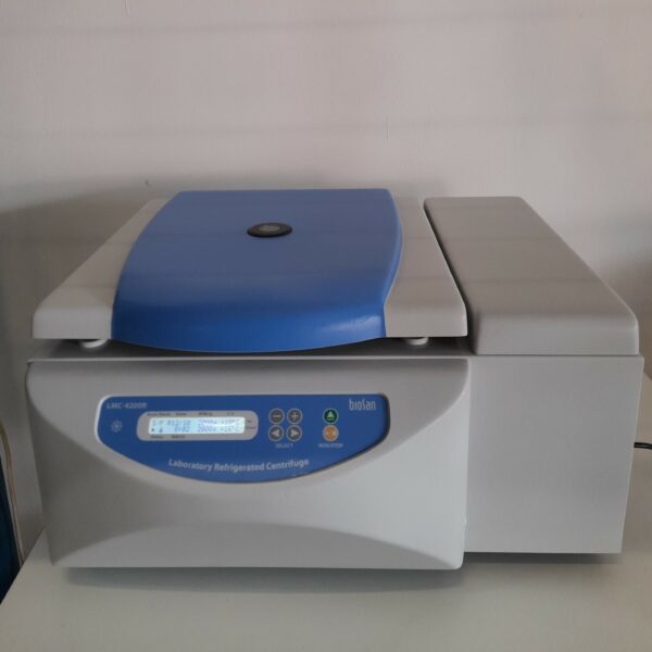 1402 - Used refrigerated laboratory centrifuge, BioSan LMC-4200R
