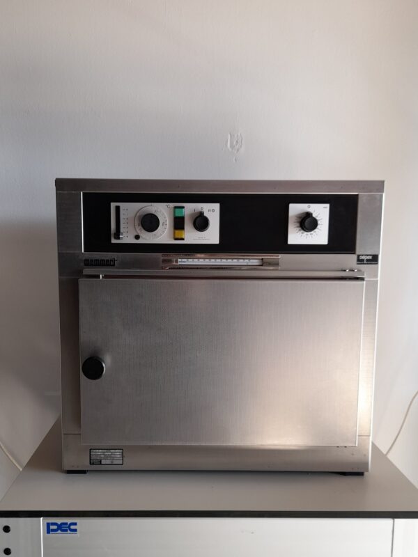 1471 - Used Memmert heating and drying oven U15