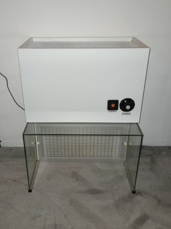 1427 - Used powder extraction cabinet