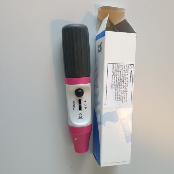 1481 - New Brand Macro Pipet Controller