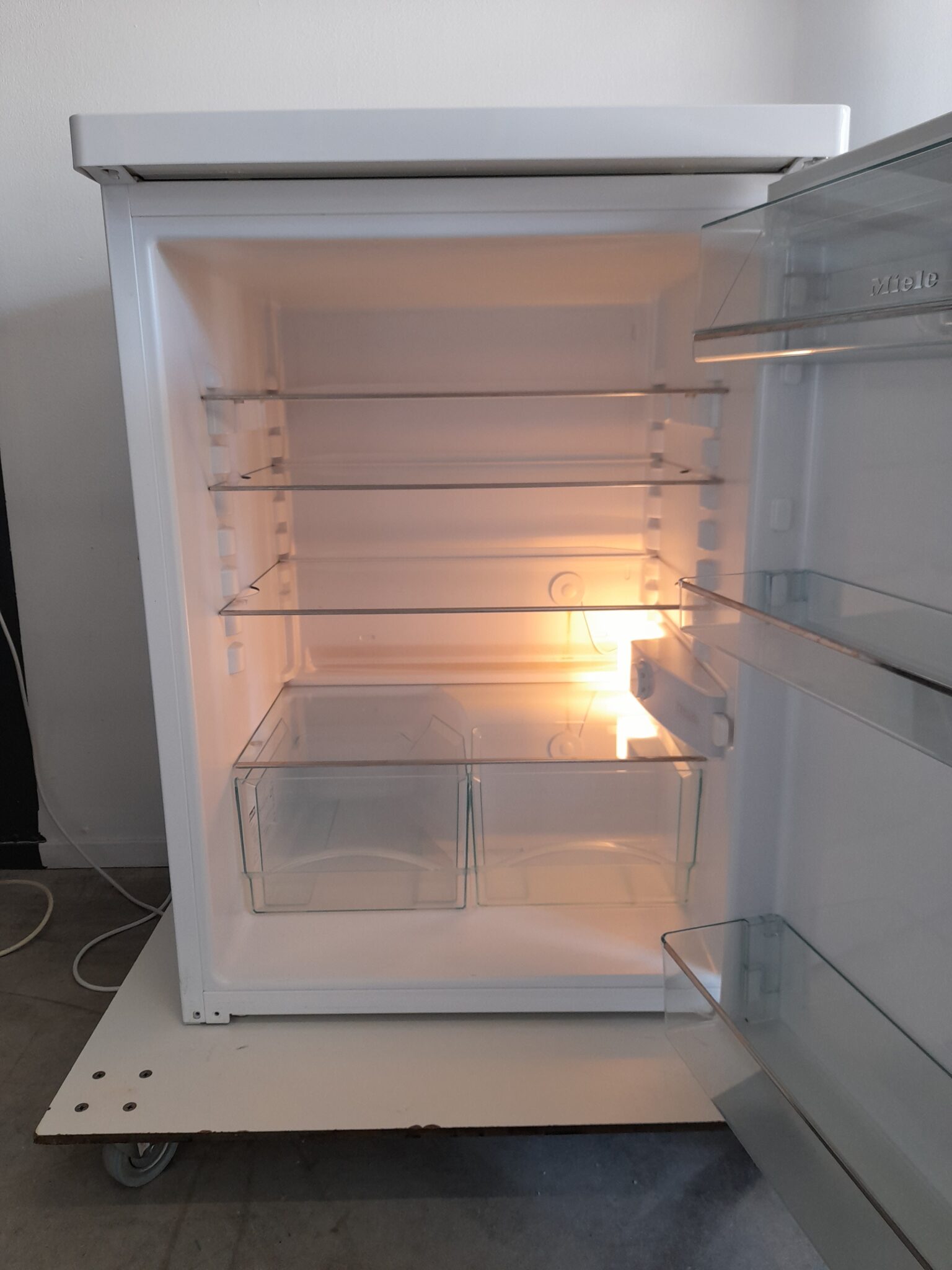 1532 Used Miele refrigerator K12020 S1 SALE