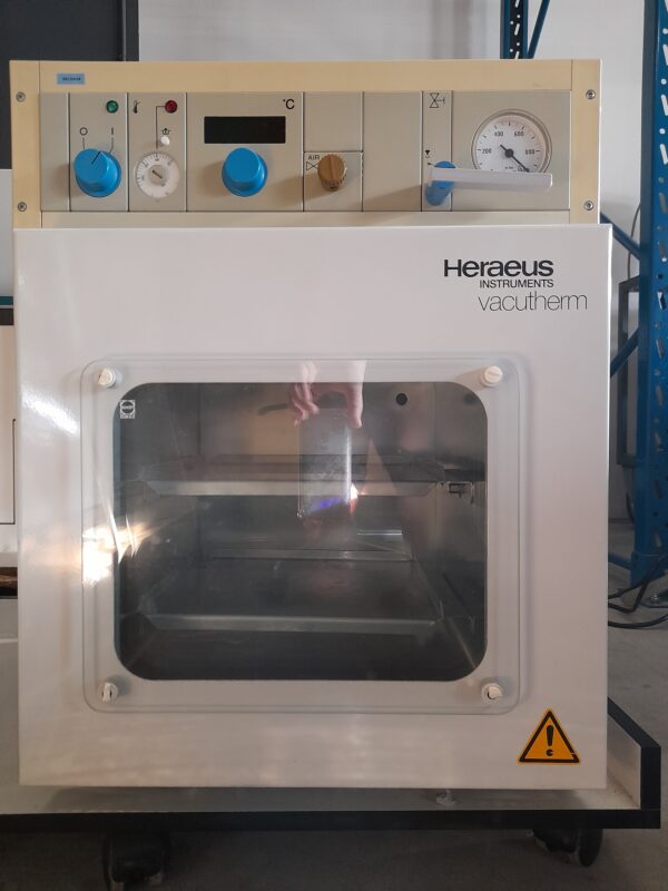 Used Heraeus Vacutherm VT 6025 vacuum oven