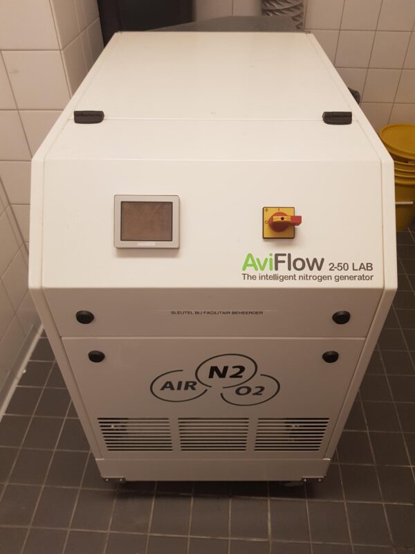 Used AviFlow 2-50 lab nitrogen generator