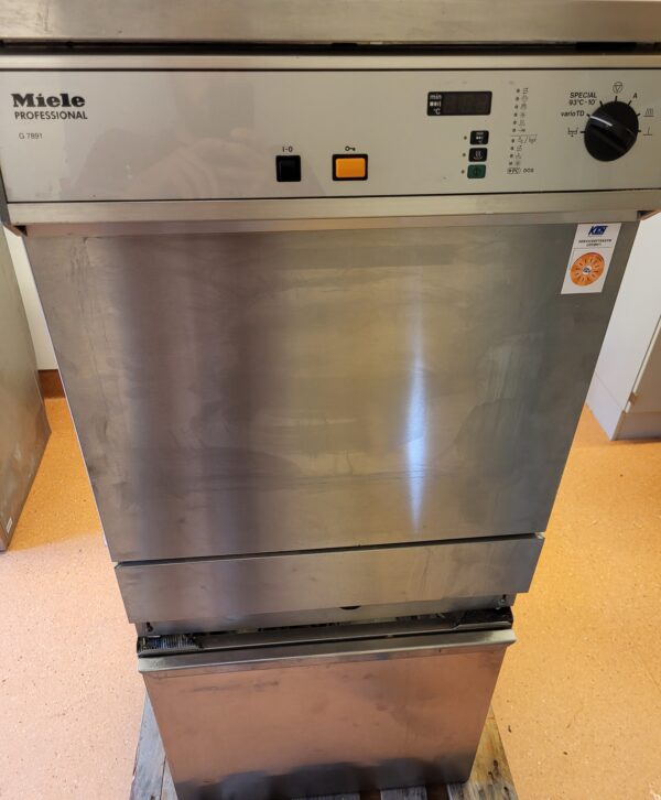 Used Miele G7891 Washer/Disinfector + DOS K60