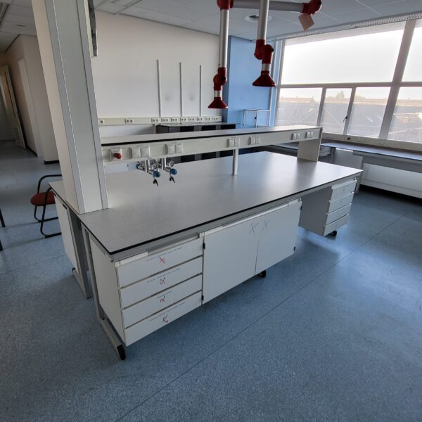 Used S+B island laboratory table (304 cm)