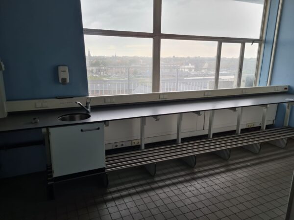 Used S+B Laboratory wall table (550 cm)