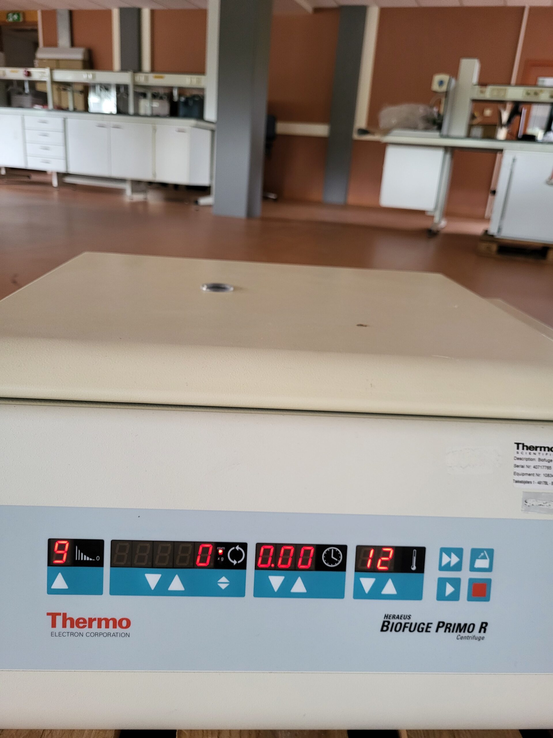 Used refrigerated centrifuge Biofuge primo R