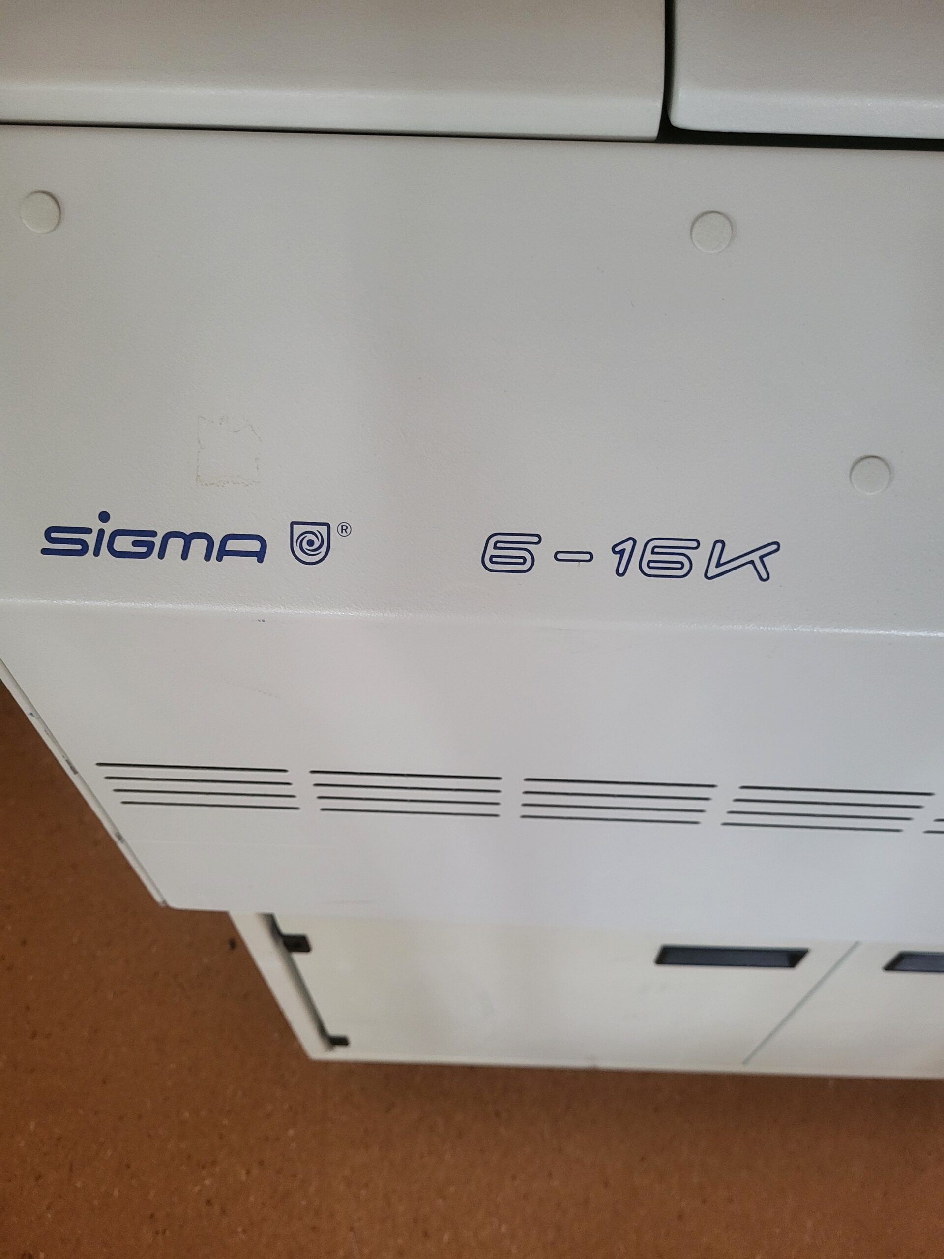2549 - Tweedehands Sigma 6-16K Koelcentrifuge - Afbeelding 3
