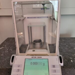 Used Mettler Toledo AX26 DeltaRange Microbalance