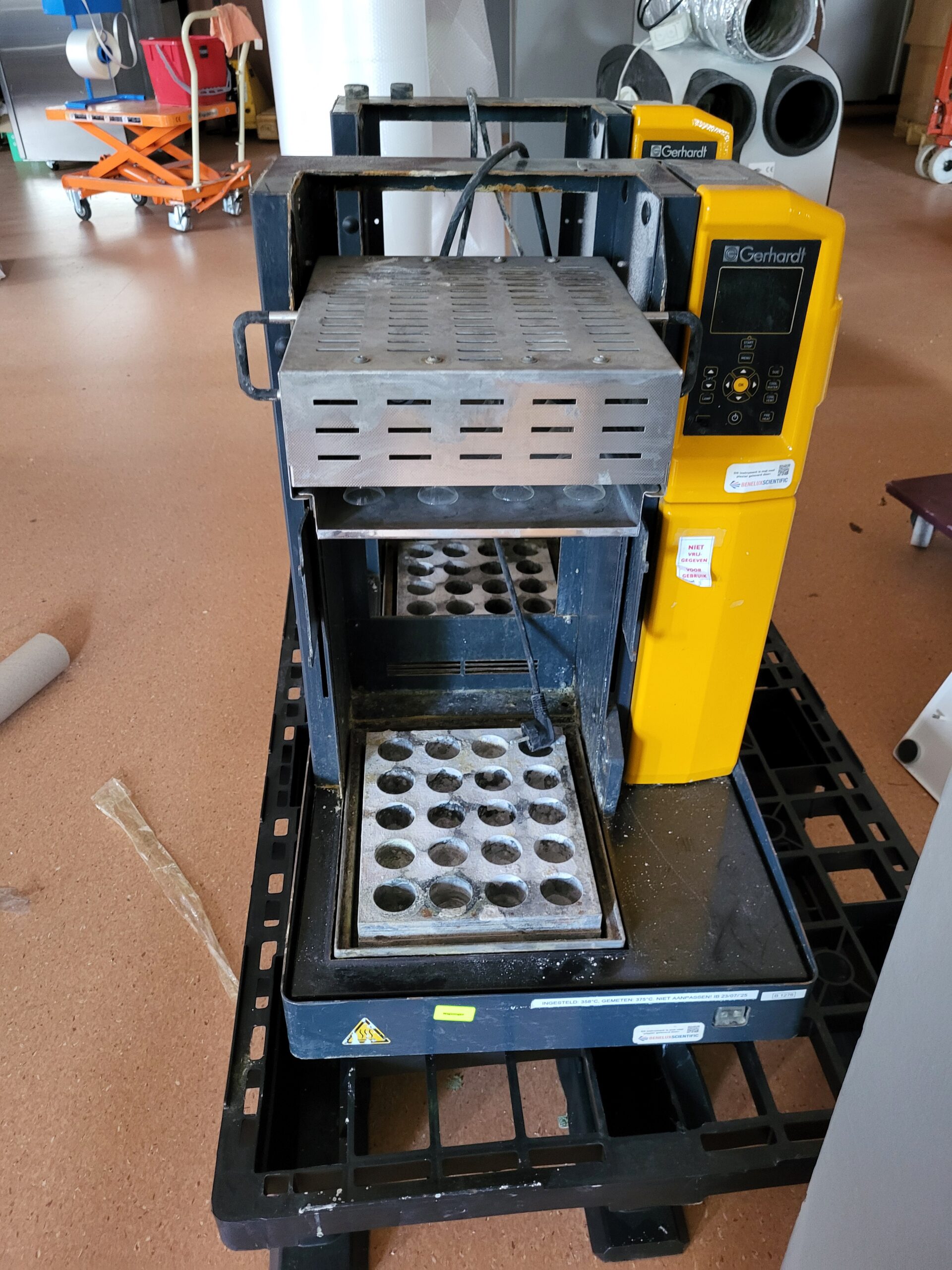 Used Gerhardt Kjeldatherm 20-Position Block Digestion System with Lift