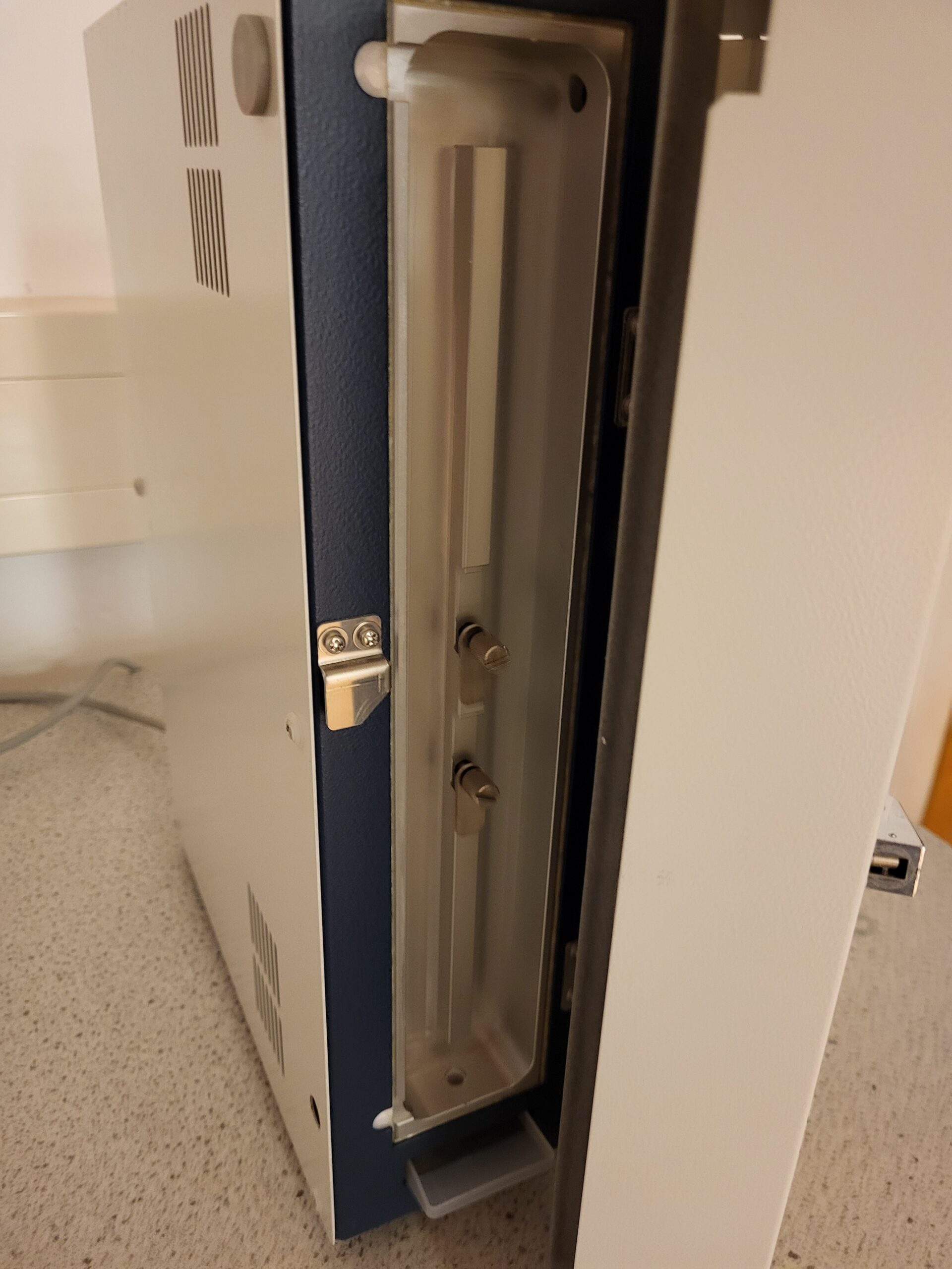 2553 - Used Jasco CO-2067 HPLC column oven/cooler - Image 2