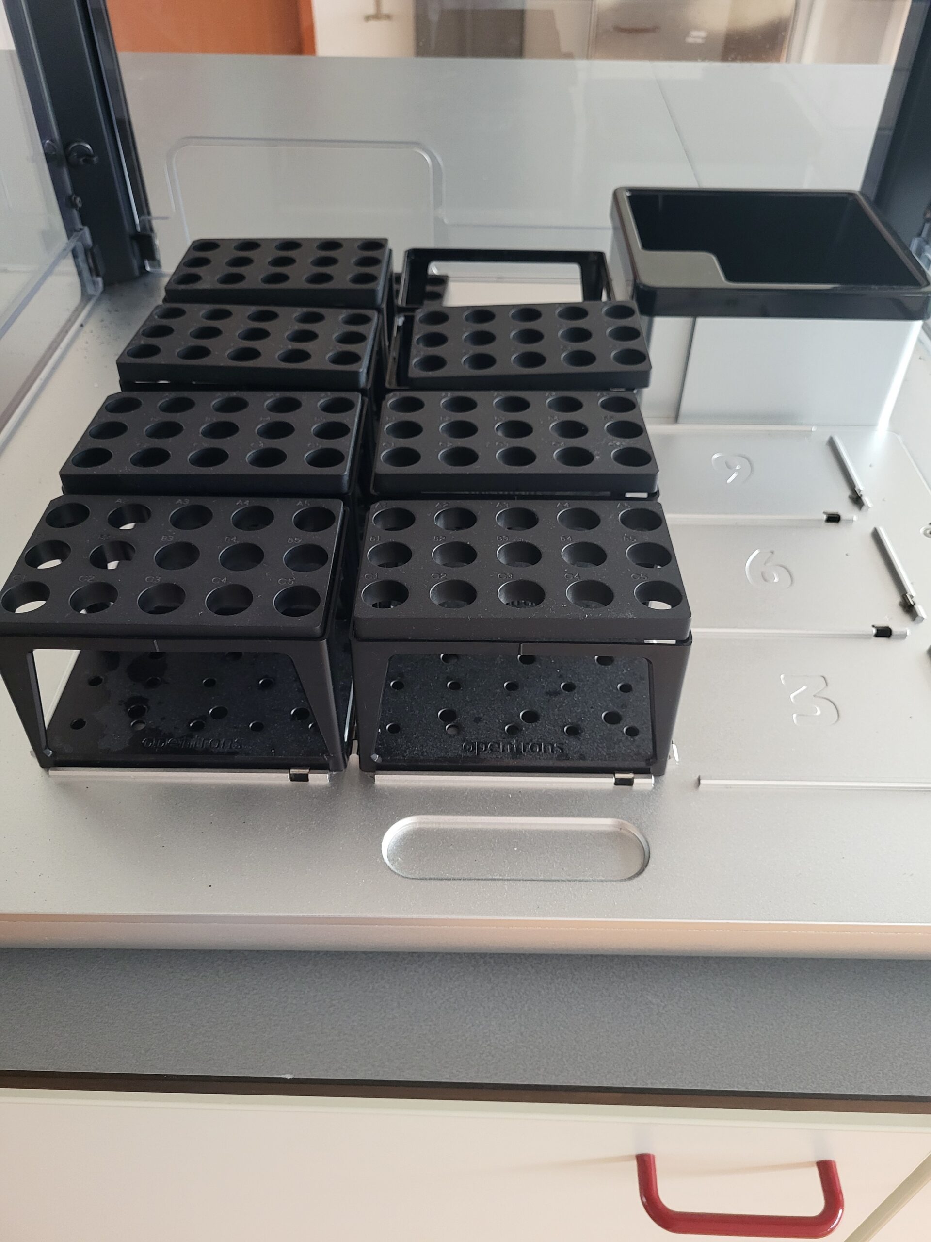 Tweedehands Opentrons OT-2 pipetteerrobot met pc en software - Afbeelding 3