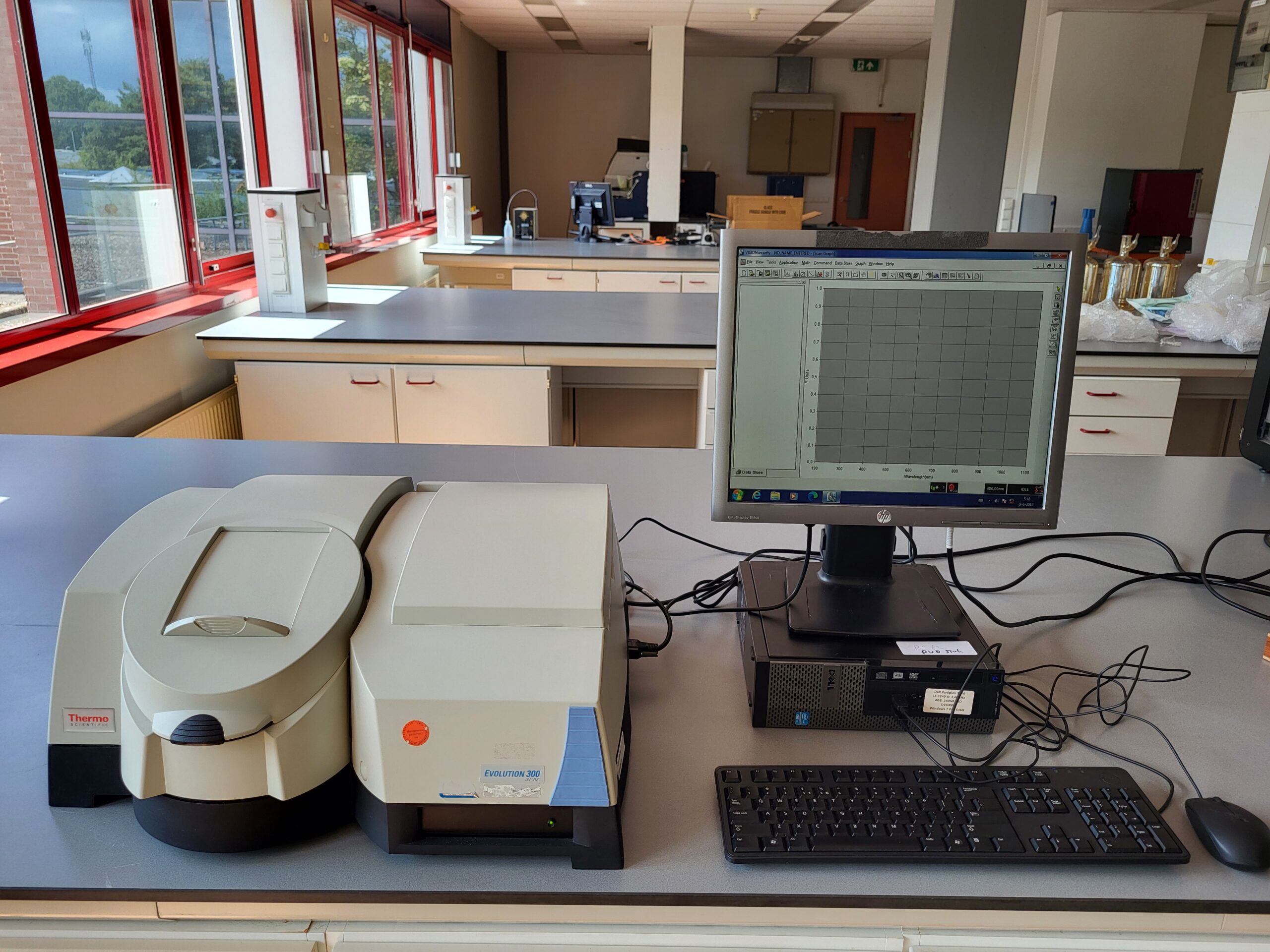 Tweedehands Thermo Scientific Evolution 300 BB UV-Vis Spectrofotometer
