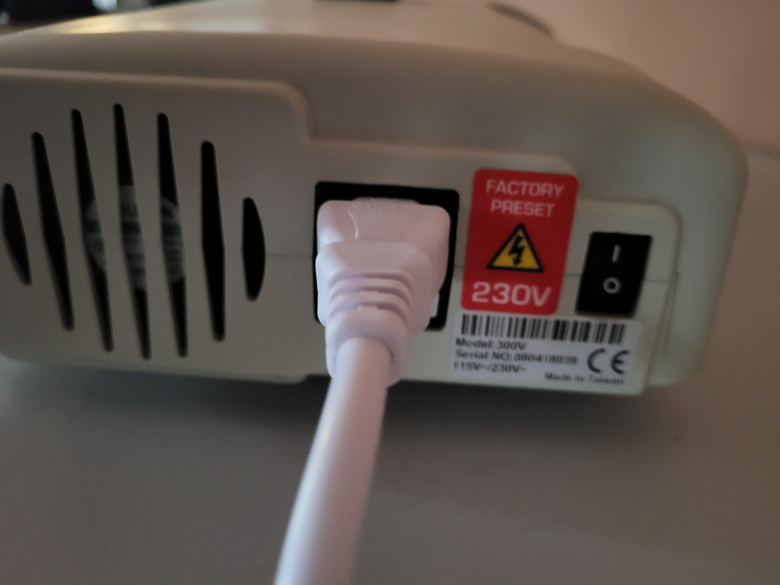 2586 - Used VWR Power Source 300V Electrophoresis Power Supply - Image 2