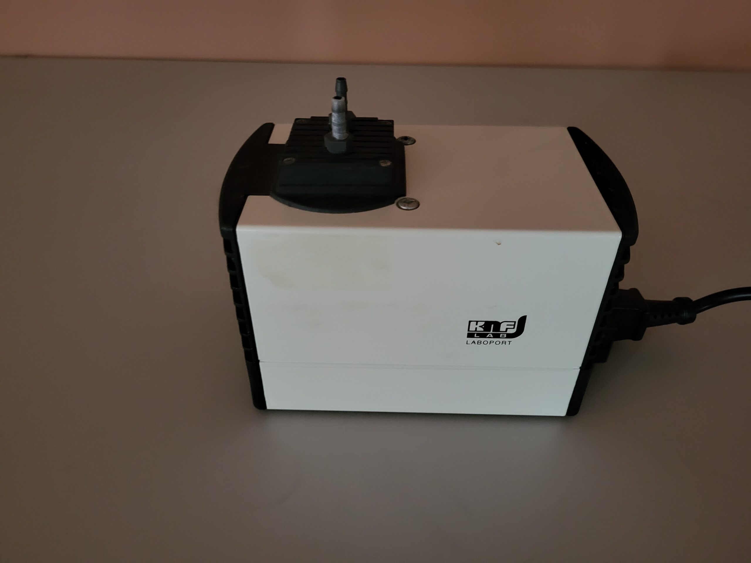 2514 - Used KNF Chemically Resistant Diaphragm Vacuum Pump - Image 2